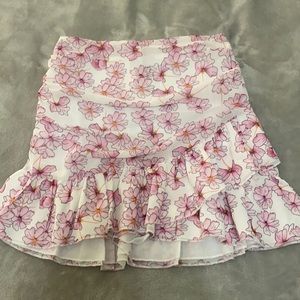 NWOT FLORAL RUFFLE MINI SKIRT